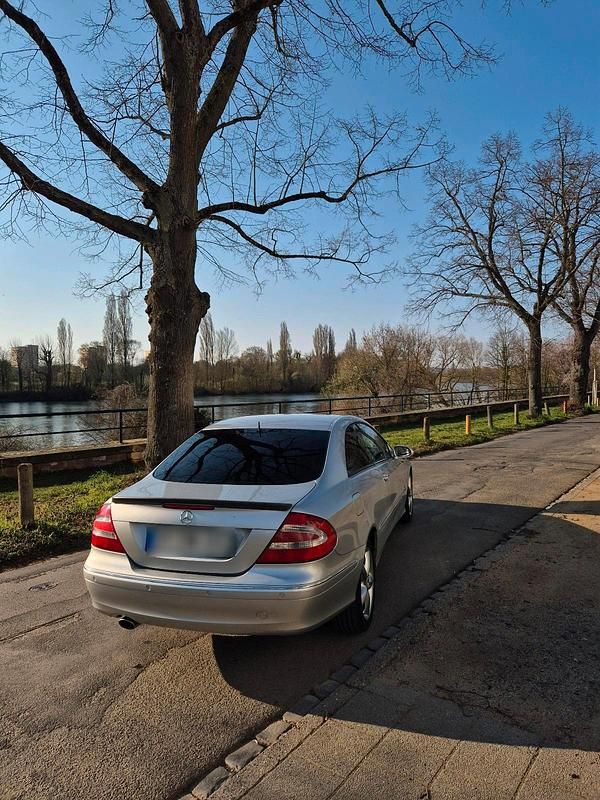 Gebraucht Mercedes CLK320 218 PS (160 kW) 2002 Silber Coupé