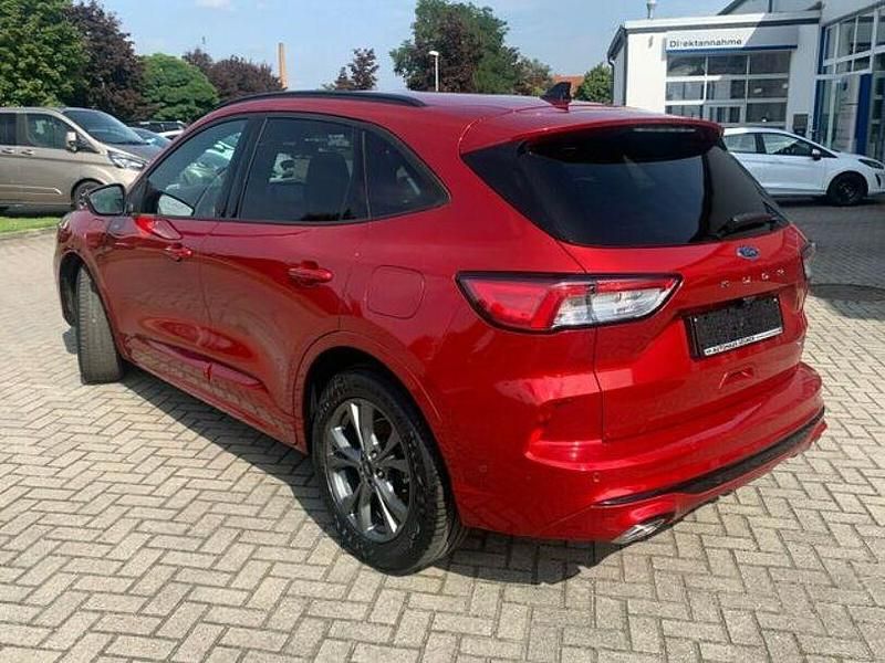 Gebraucht Ford Kuga ST-Line 152 PS (111 kW) 2020 Rot metallic SUV