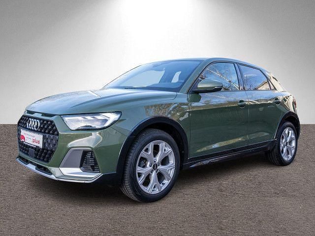 Gebraucht Audi A1 Basis 116 PS (85 kW) 2024 Distriktgrün metallic Limousine