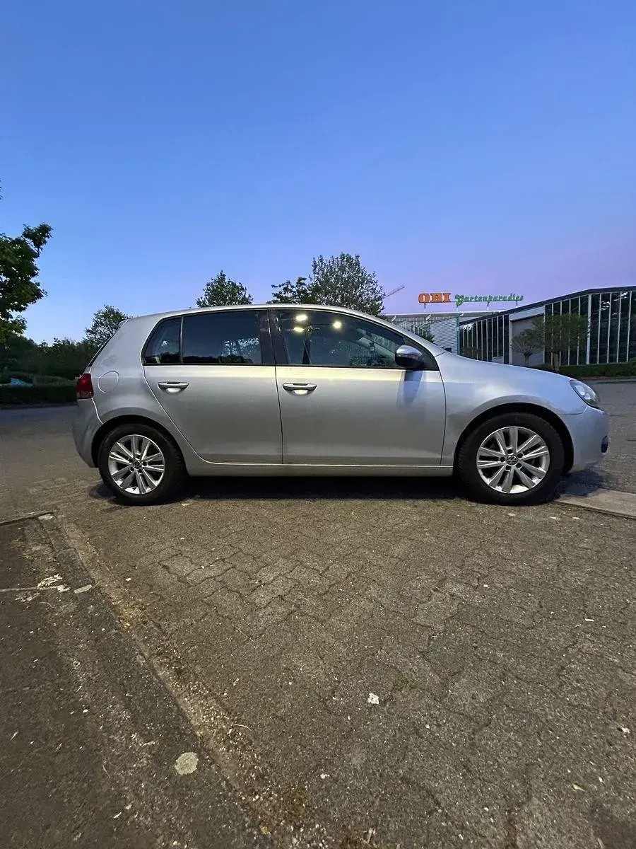 Gebraucht VW Golf VI 80 PS (58 kW) 2009 Silber Kleinwagen