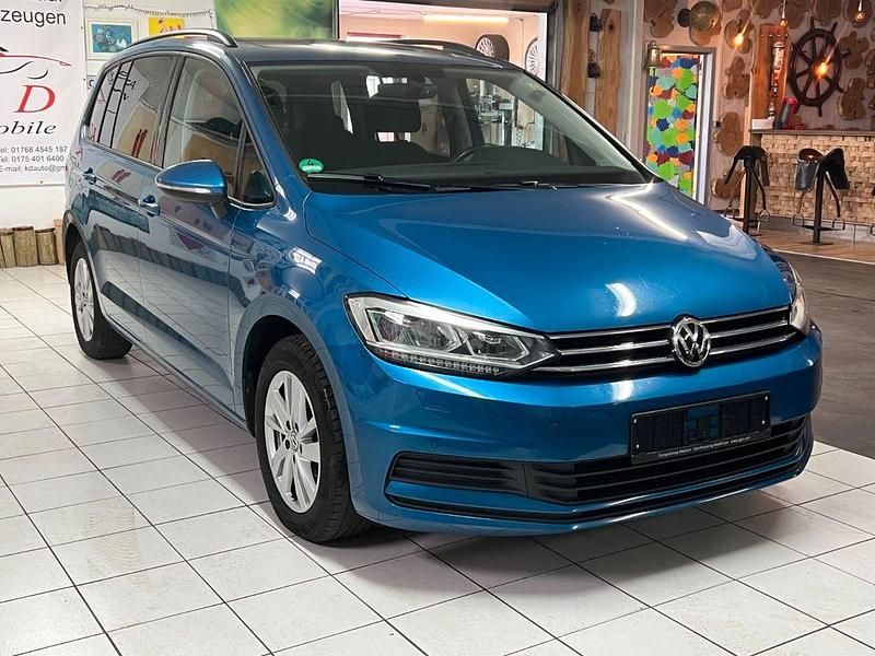 Gebraucht VW Touran Comfortline 116 PS (85 kW) 2020 Blau Van / Kleinbus