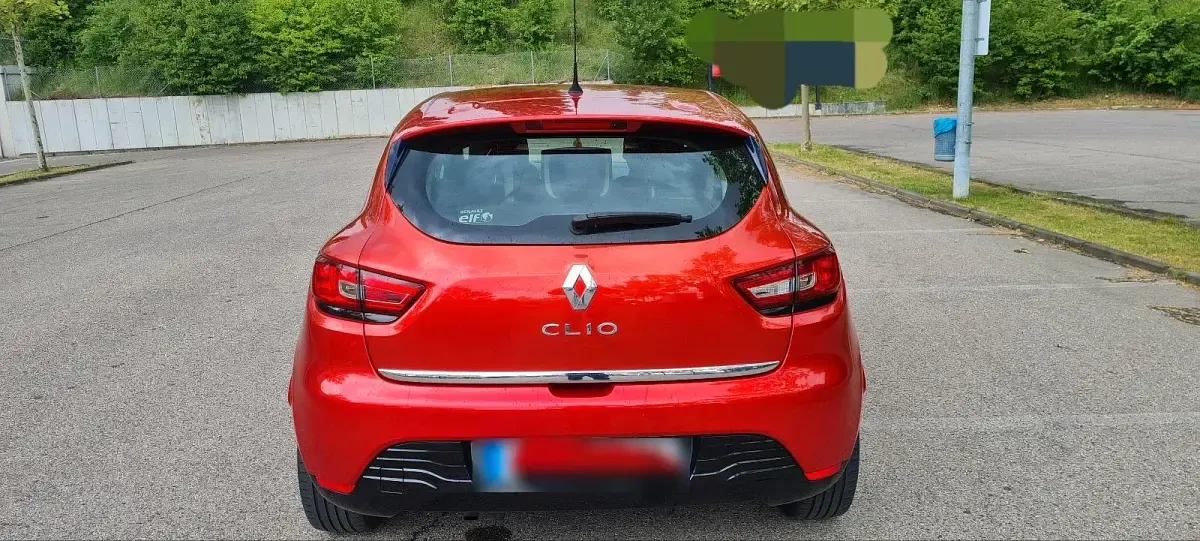 Używany Renault Clio IV LIMITED 75 KM (55 kW) 2016 Andere farben Hatchback
