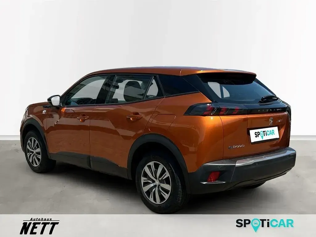 Gebraucht Peugeot e-2008 Active 100 kW (136 PS) 2022 Orange SUV