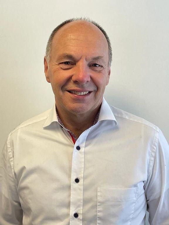 Neu Opel Astra 131 PS (96 kW) 2025 Schwarz Limousine