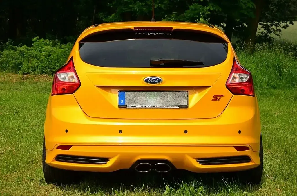 Gebraucht Ford Focus Sport 250 PS (183 kW) 2013 Gelb metallic Limousine