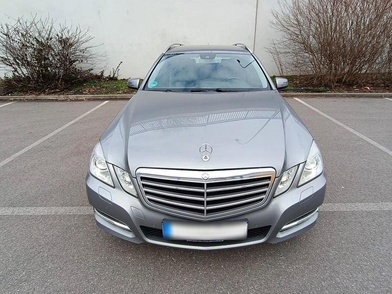 Gebraucht Mercedes E300 Avantgarde 231 PS (169 kW) 2013 Grau Kombi