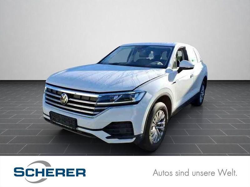 Gebraucht VW Touareg 231 PS (169 kW) 2023 Pure white SUV