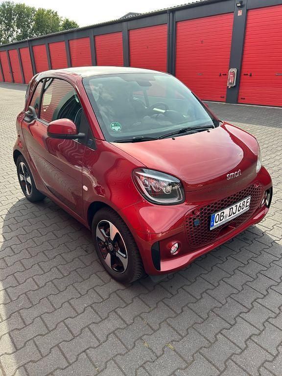 Rot Gebraucht 2022 Smart ForTwo Electric Drive Coupé | 12.950 € (Etwas zu teuer) - Bild 1/4