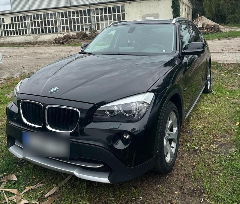 Schwarz Gebraucht 2009 BMW X1 SUV | 5.999 € (Fairer Preis) - Bild 1/4