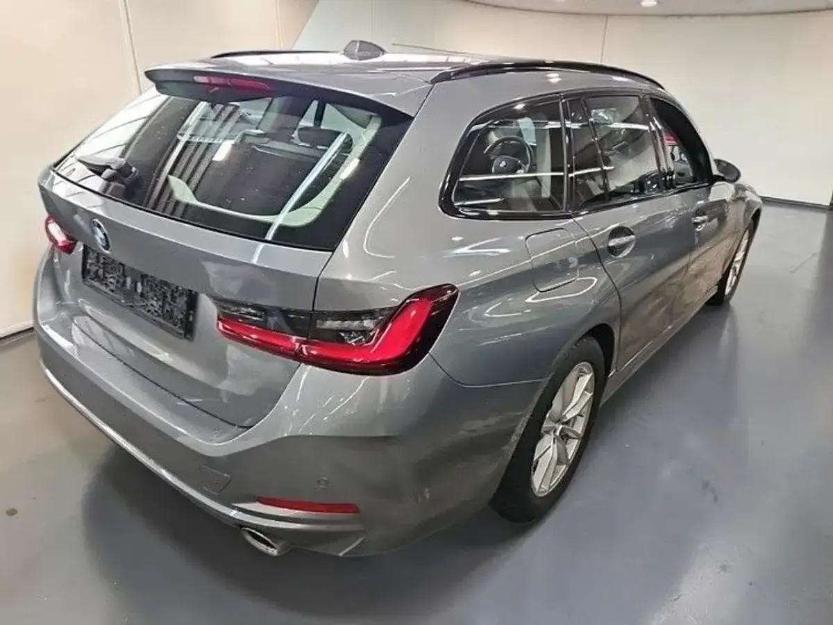 Gebraucht BMW 320 Shadowline 255 PS (187 kW) 2024 Grau Limousine