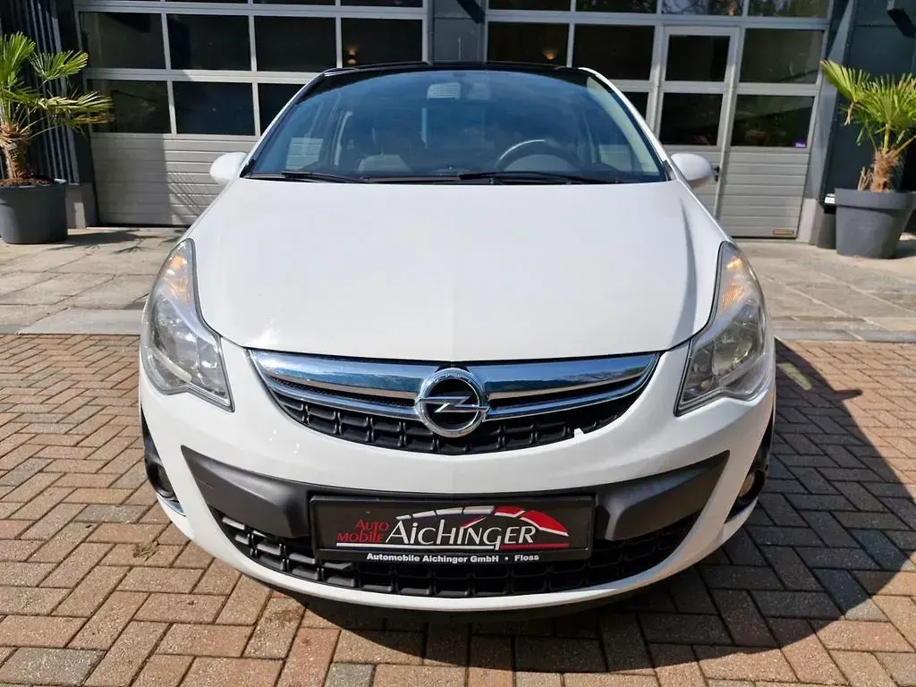 Gebraucht Opel Corsa Edition 75 PS (55 kW) 2012 Weiß Kleinwagen