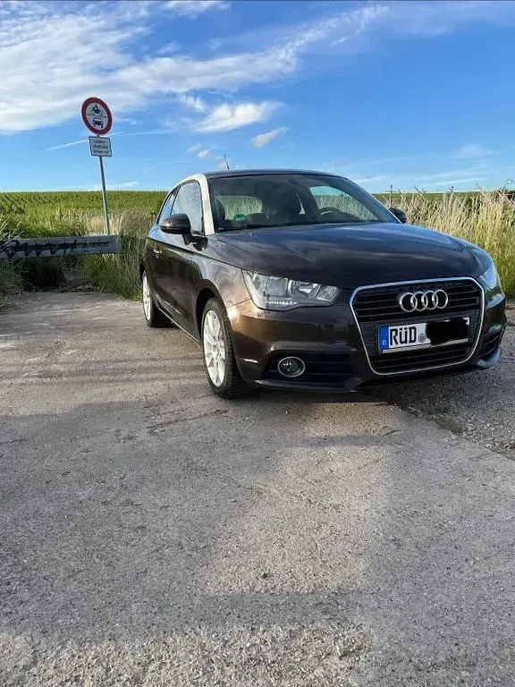 Gebraucht Audi A1 Ambition 122 PS (89 kW) 2011 Braun Kleinwagen