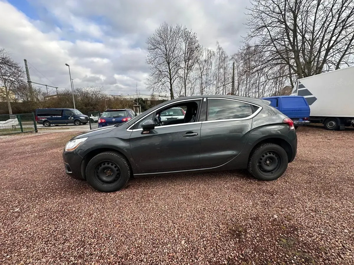 Gebraucht Citroën DS4 So Chic 120 PS (88 kW) 2013 Grau Kleinwagen