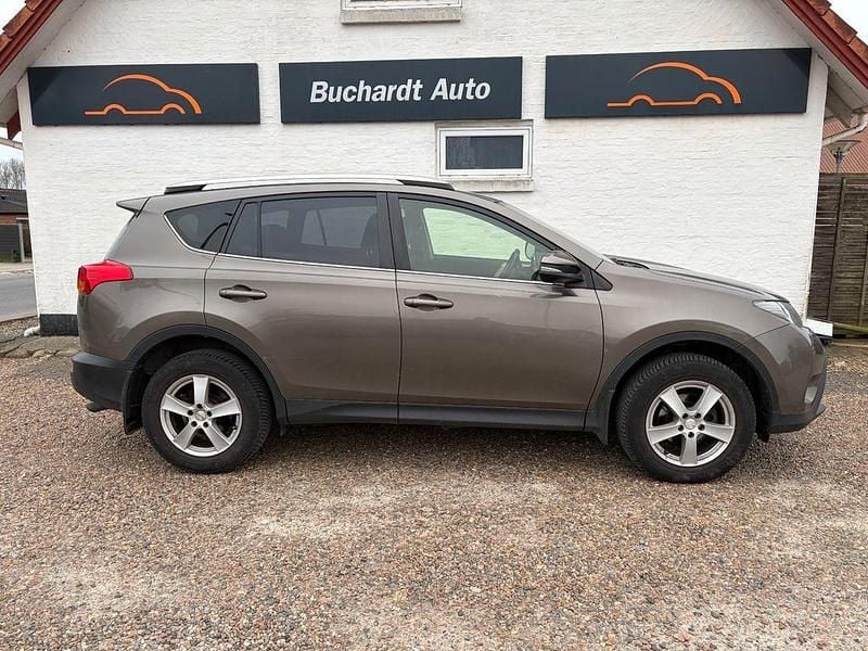 Gebraucht Toyota RAV4 T3 124 PS (91 kW) 2015 Braun SUV
