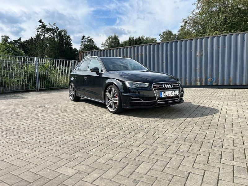 Schwarz Gebraucht 2016 Audi S3 Sport Limousine | 21.500 € (Guter Preis) - Bild 1/4