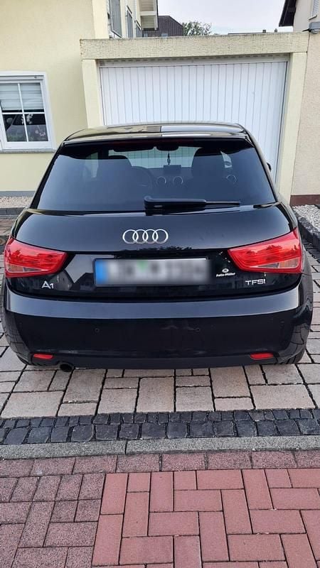 Gebraucht Audi A1 Attraction 86 PS (63 kW) 2013 Schwarz Kleinwagen