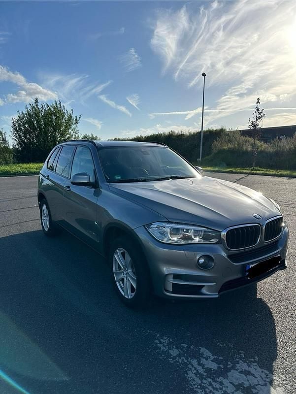 Grau Gebraucht 2016 BMW X5 Comfort Edition SUV | 16.500 € (Superpreis) - Bild 1/4