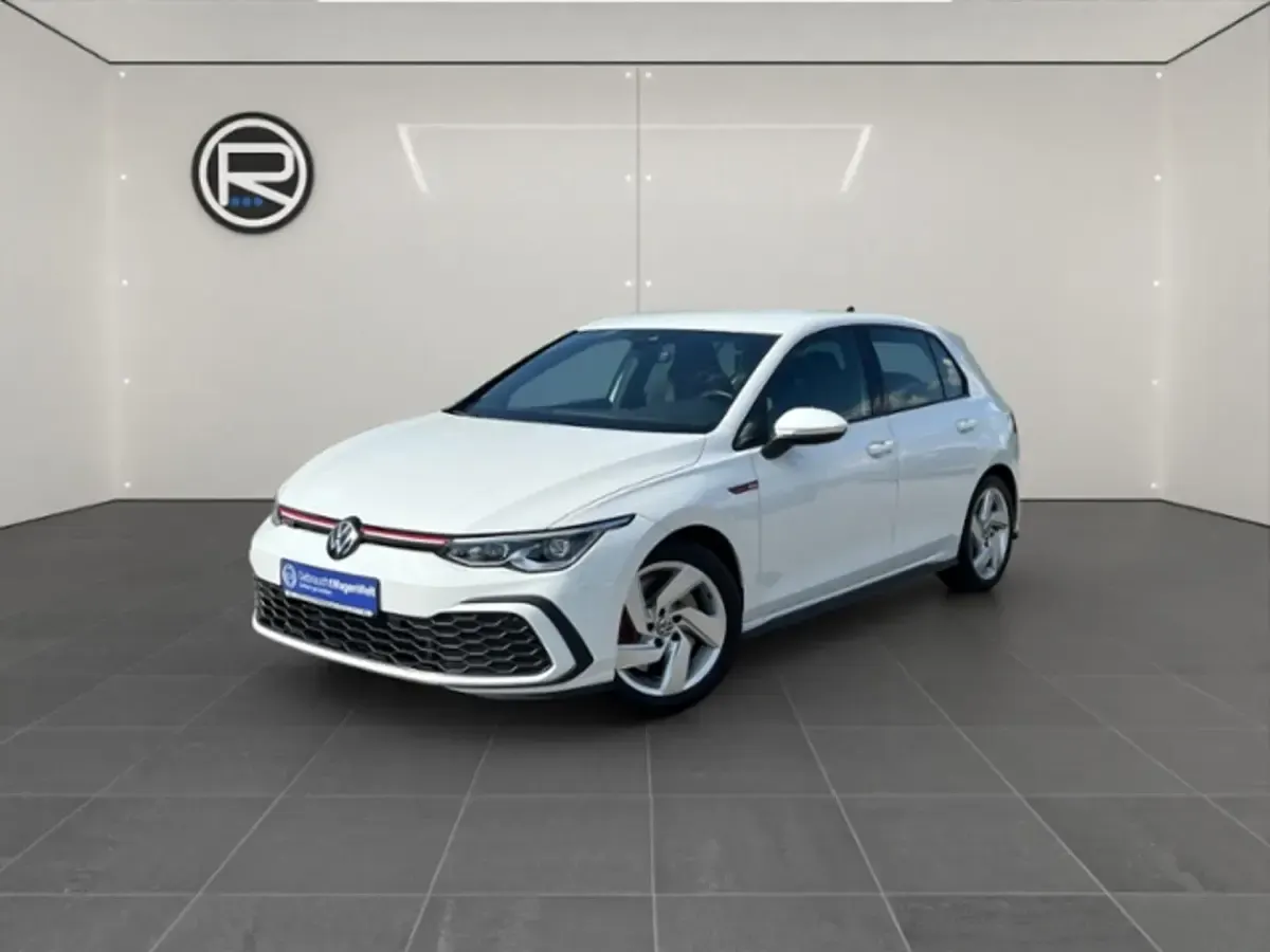 Gebraucht VW Golf VIII GTI 245 PS (180 kW) 2023 Weiß Limousine