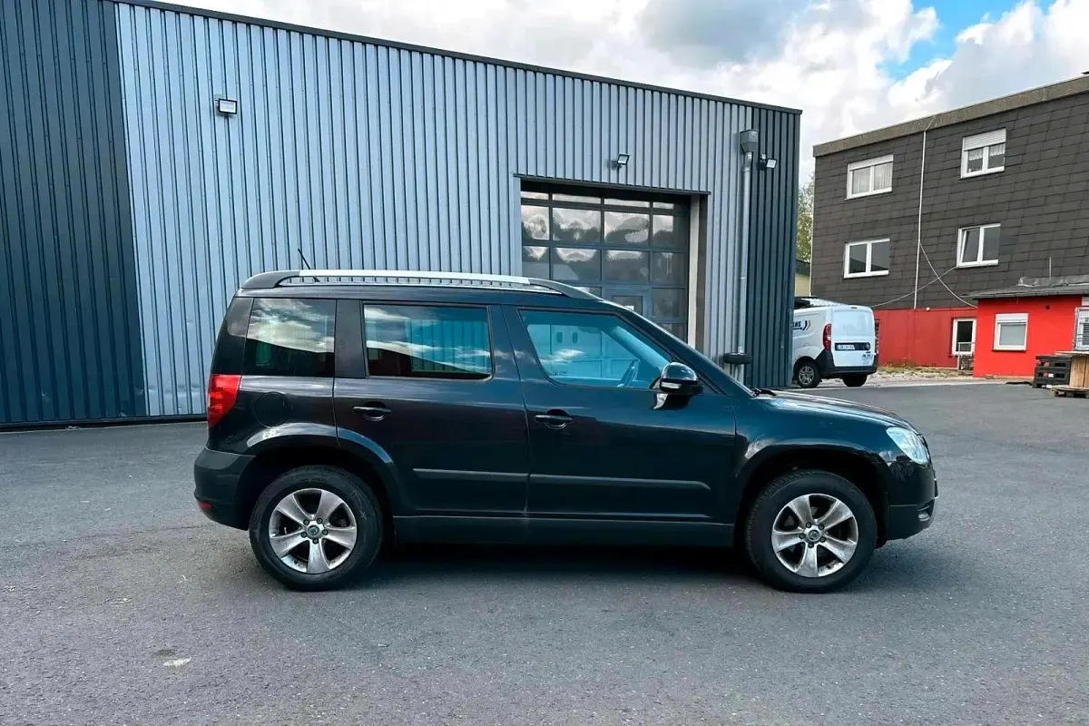 Używany Skoda Yeti 110 KM (80 kW) 2012 Czarny SUV
