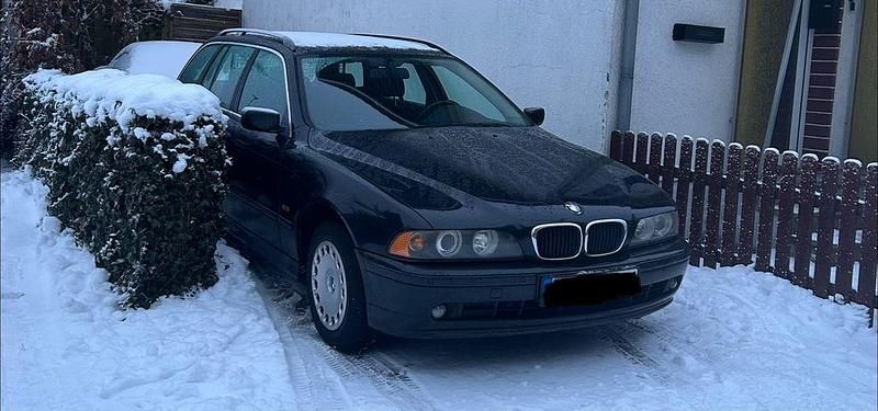 Gebraucht BMW 520 136 PS (100 kW) 2002 Schwarz Kombi