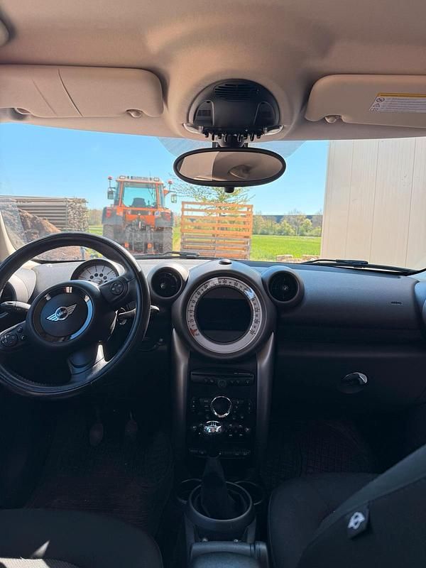 Second-hand Mini Cooper 111 CP (81 kW) 2012 Roșu Hatchback