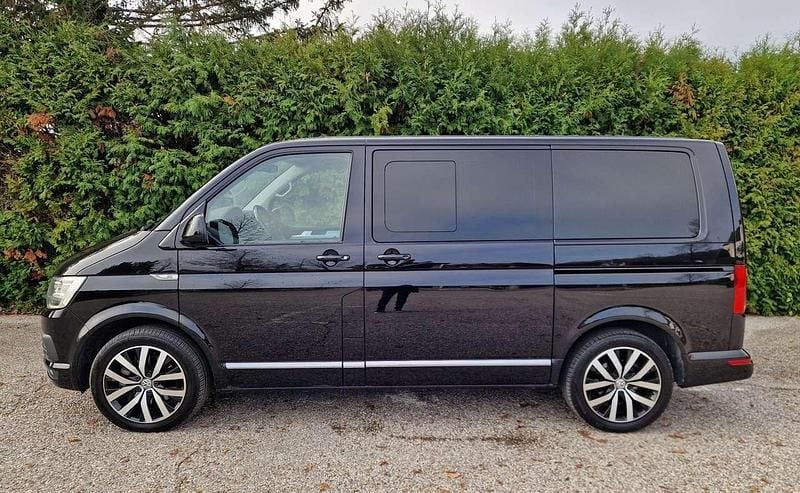 Gebraucht VW Multivan Highline 204 PS (150 kW) 2015 Deep black perleffekt Van / Kleinbus