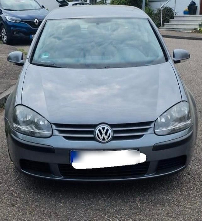 Grau Gebraucht 2004 VW Golf V Kleinwagen | 2.950 € (Fairer Preis) - Bild 1/4