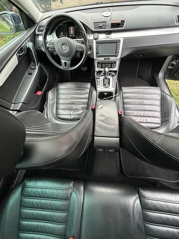 Gebraucht VW Passat 170 PS (125 kW) 2011 Blau Kombi