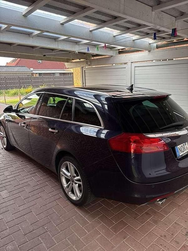 Gebraucht Opel Insignia 194 PS (142 kW) 2012 Kombi
