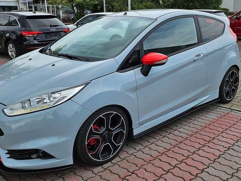 Gebraucht Ford Fiesta ST200 200 PS (147 kW) 2016 Asphaltgrau Kleinwagen