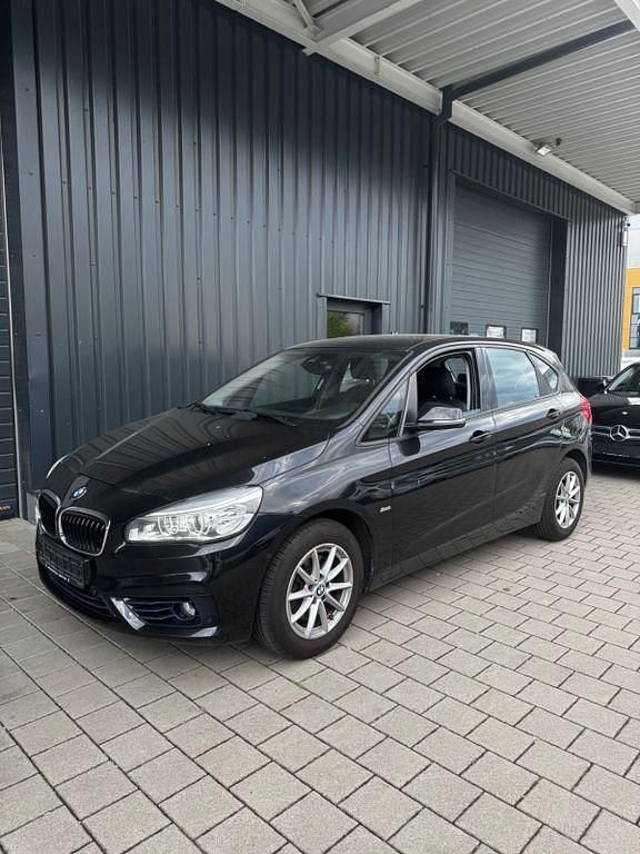 Schwarz Gebraucht 2016 BMW 220 Active Tourer Sport Line Van / Kleinbus | 14.900 € (Fairer Preis) - Bild 1/4