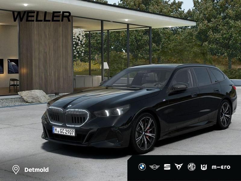 Saphirschwarz (schwarz) Neu 2025 BMW 540 Comfort Edition Kombi | 89.990 € (Teuer) - Bild 1/4