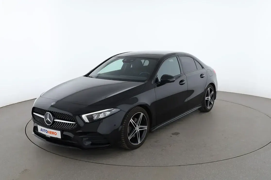 Gebraucht Mercedes A200 AMG line 163 PS (119 kW) 2019 Limousine