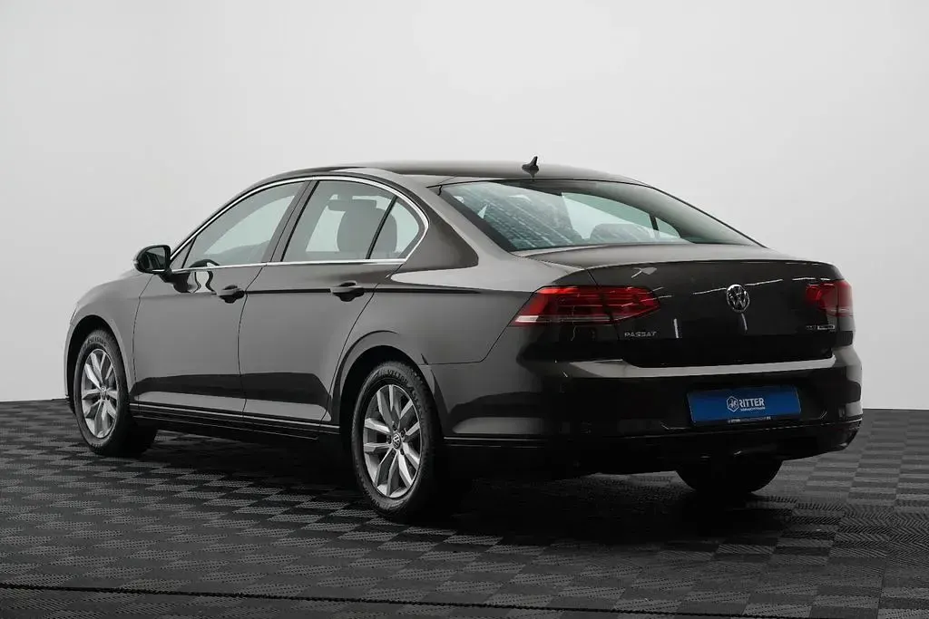 Second-hand VW Passat Comfortline 150 CP (110 kW) 2021 Negru Berlinǎ