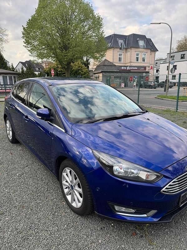 Używany Ford Focus Titanium 125 KM (91 kW) 2018 Niebieski Sedan/Limuzyna