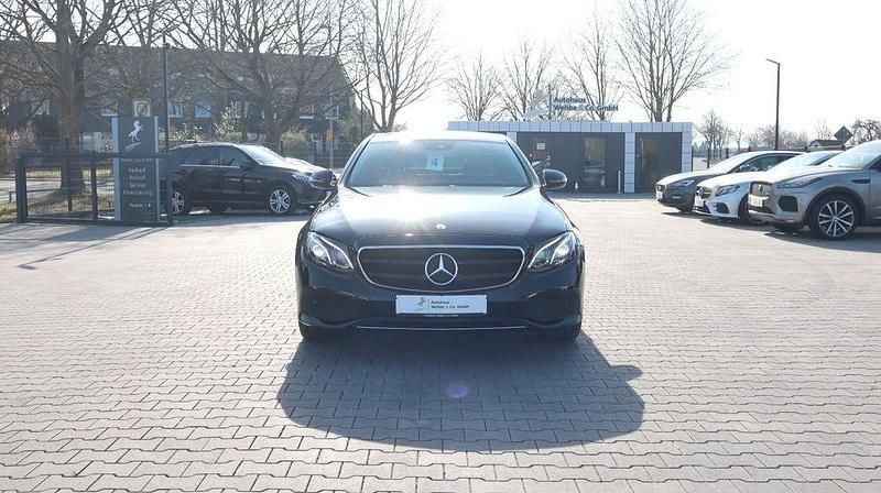 Gebraucht Mercedes E200 184 PS (135 kW) 2017 Schwarz Limousine