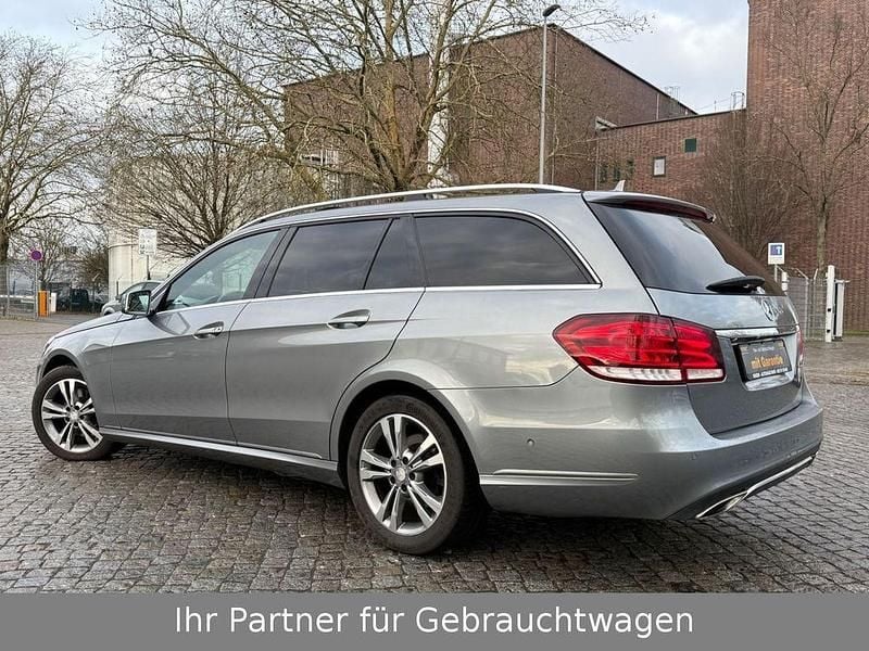 Gebraucht Mercedes E250 204 PS (150 kW) 2014 Silber Limousine