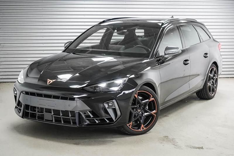 Midnight black metallic (0e) Gebraucht 2025 Cupra Leon VZ | 39.190 € (Superpreis) - Bild 1/4