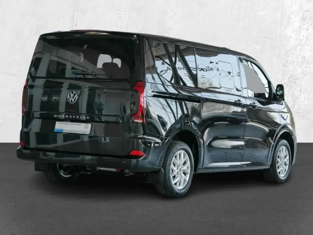 Gebraucht VW Caravelle Style 160 kW (218 PS) 2025 Midnight black metallic Van