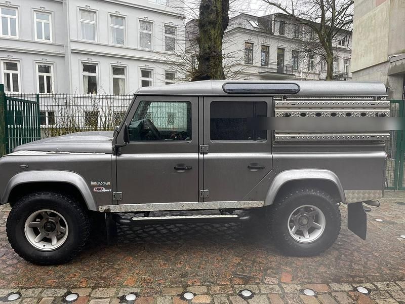 Grau Gebraucht 2007 Land Rover Defender SE SUV | 25.990 € - Bild 1/4