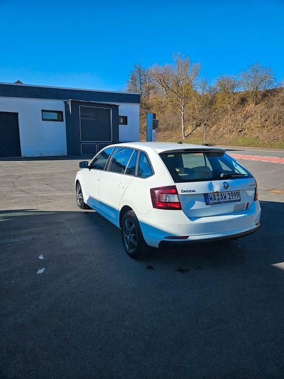 Second-hand Skoda Rapid 110 CP (80 kW) 2016 Alb Hatchback