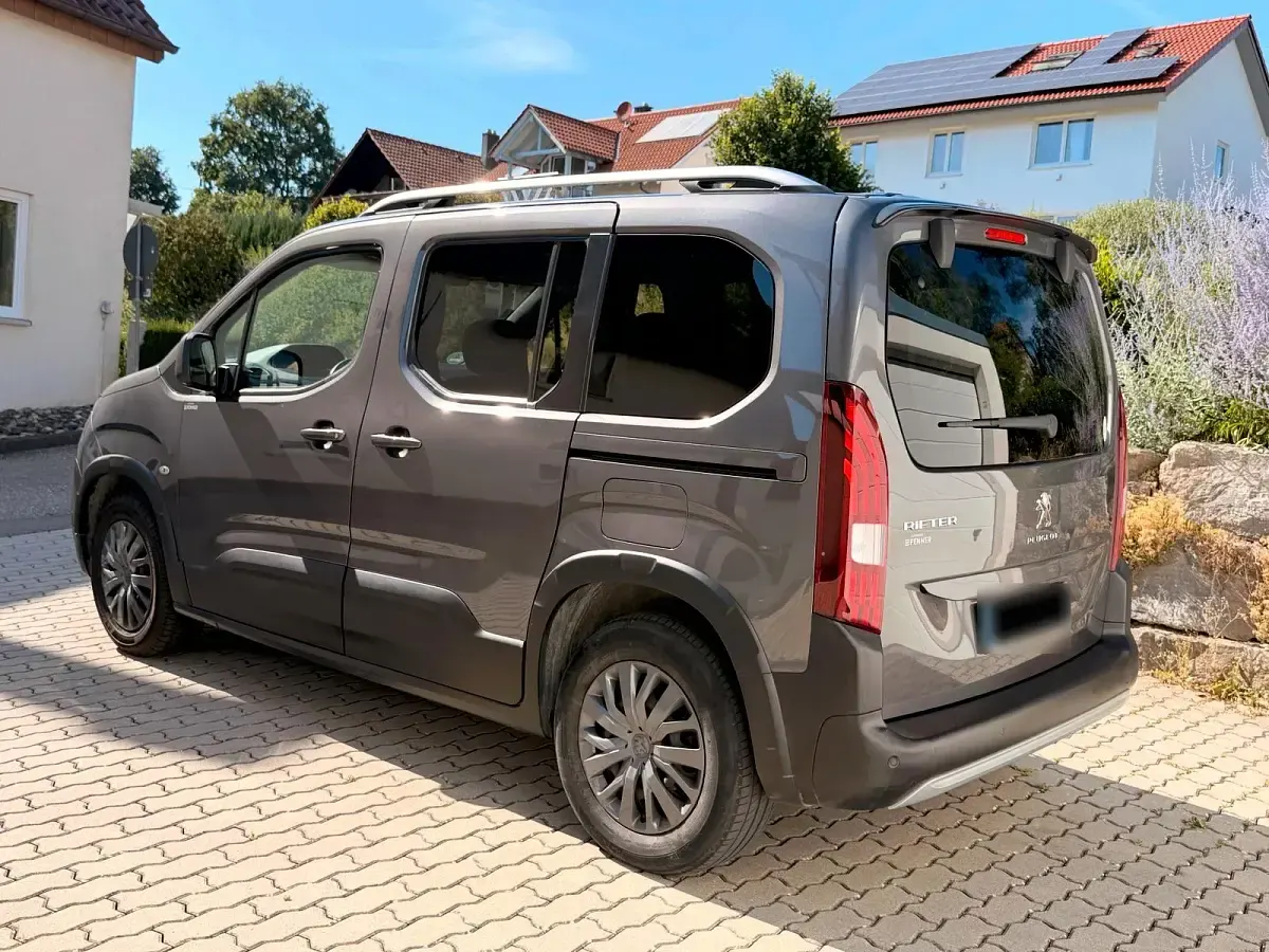 Gebraucht Peugeot Rifter 131 PS (96 kW) 2020 Grau Van / Kleinbus