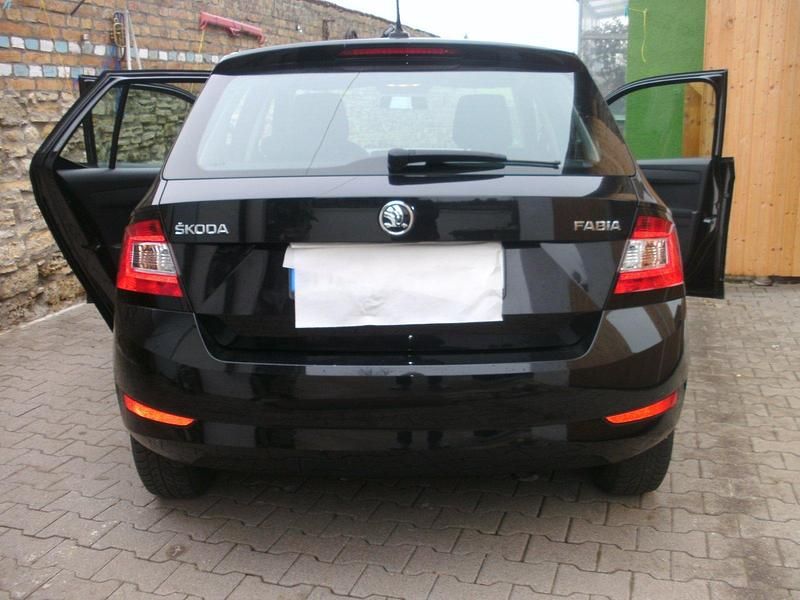 Gebraucht Skoda Fabia 75 PS (55 kW) 2018 Schwarz Kleinwagen