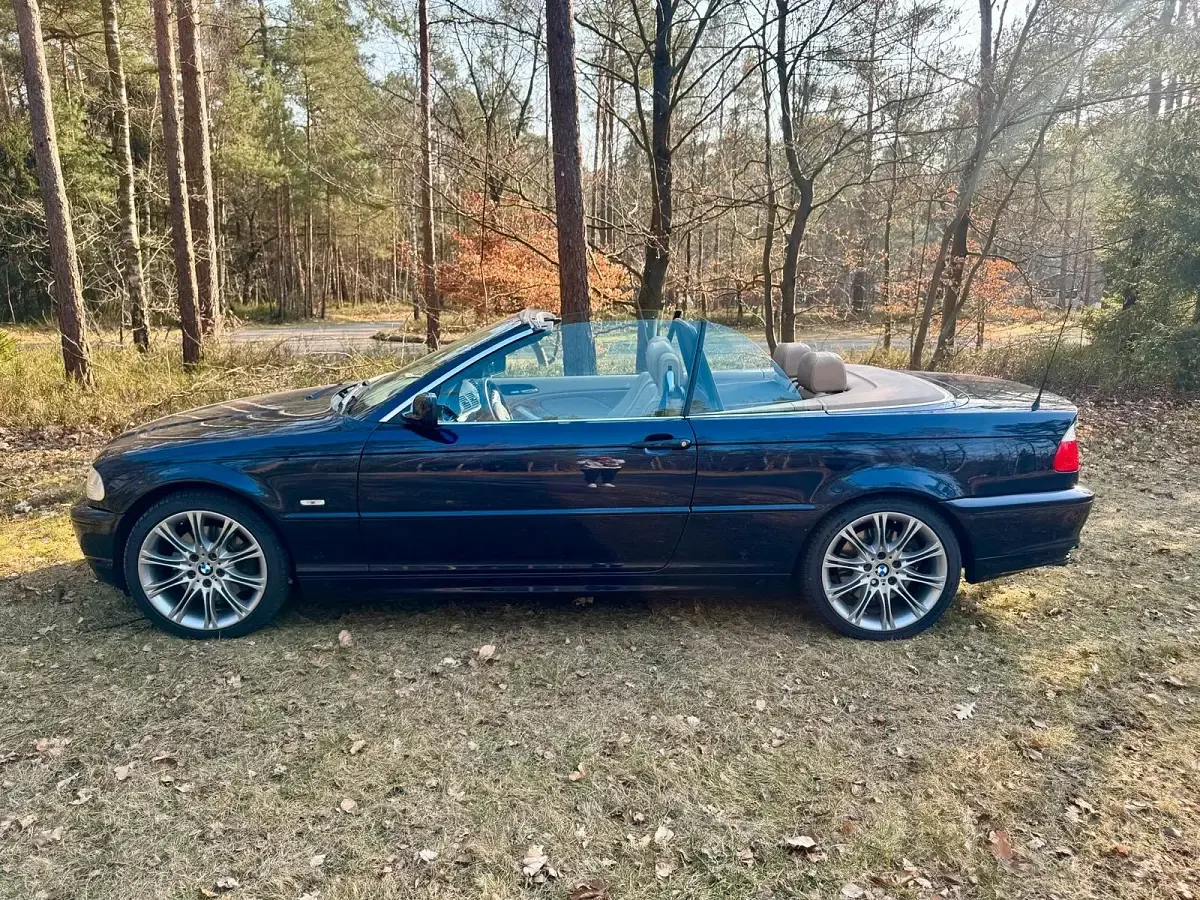 Gebraucht BMW 330 Cabriolet Sport Line 231 PS (169 kW) 2003 Blau Cabrio