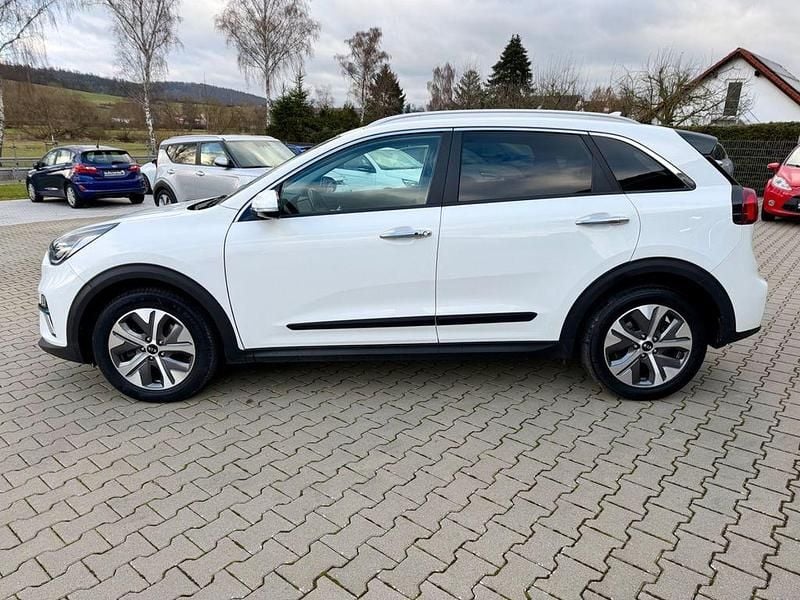 Gebraucht Kia e-Niro Spirit 150 kW (204 PS) 2022 Weiß SUV
