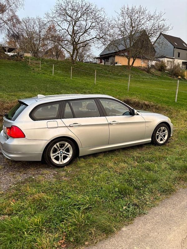 Gebraucht BMW 320 184 PS (135 kW) 2010 Kombi