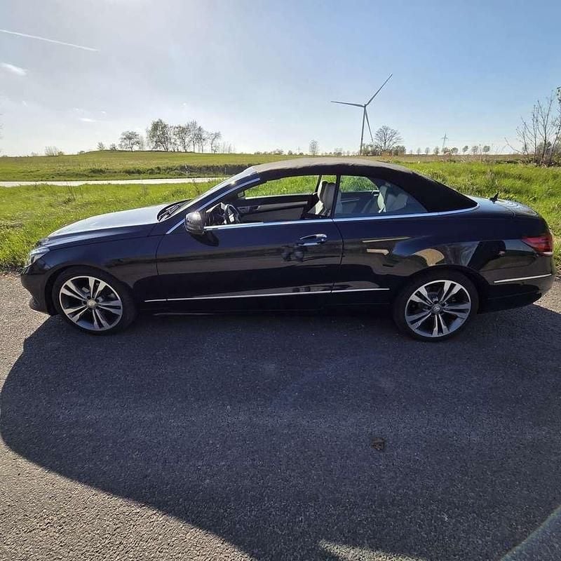 Second-hand Mercedes E200 184 CP (135 kW) 2016 Albastru Cabrio