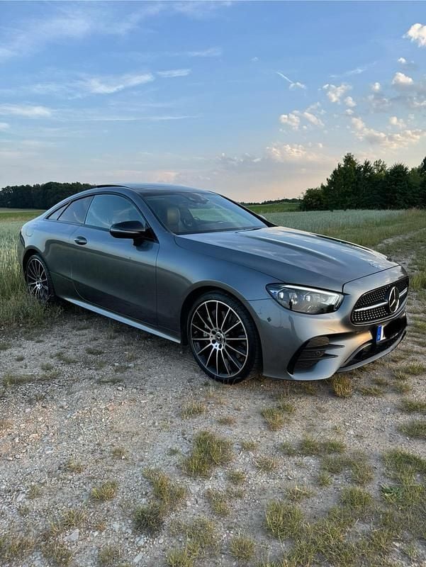 Silber Gebraucht 2021 Mercedes E400 AMG line Coupé | 49.880 € (Guter Preis) - Bild 1/4