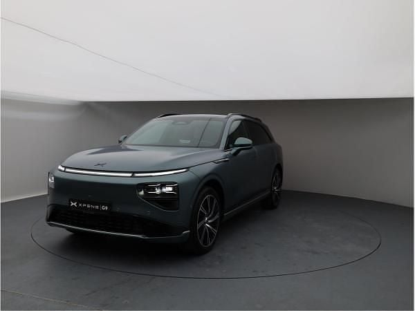 Grün (katioke green matte) Neu 2025 XPENG G9 AWD Performance SUV | 79.270 € (Etwas zu teuer) - Bild 1/4