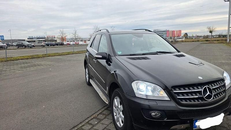 Schwarz Gebraucht 2007 Mercedes ML320 SUV | 6.200 € (Superpreis) - Bild 1/4